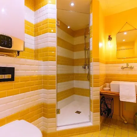 アパートホテル Be You Luxury - La Chouette 4*